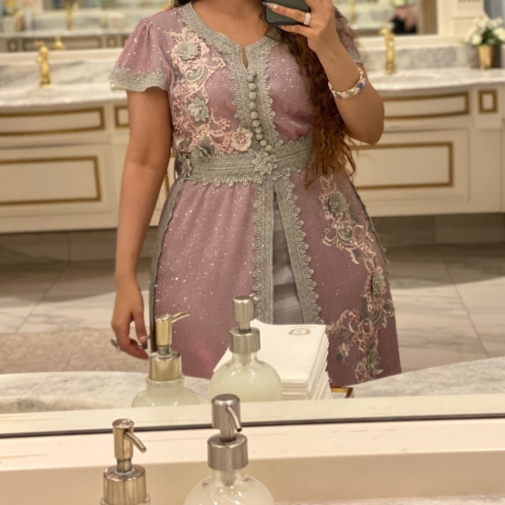 Elegant Pink Maxi Dress with Floral Embellishments fits Meduim/Large - Picture 5 of 10
